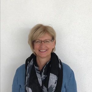 Meet your Posher, Debbie